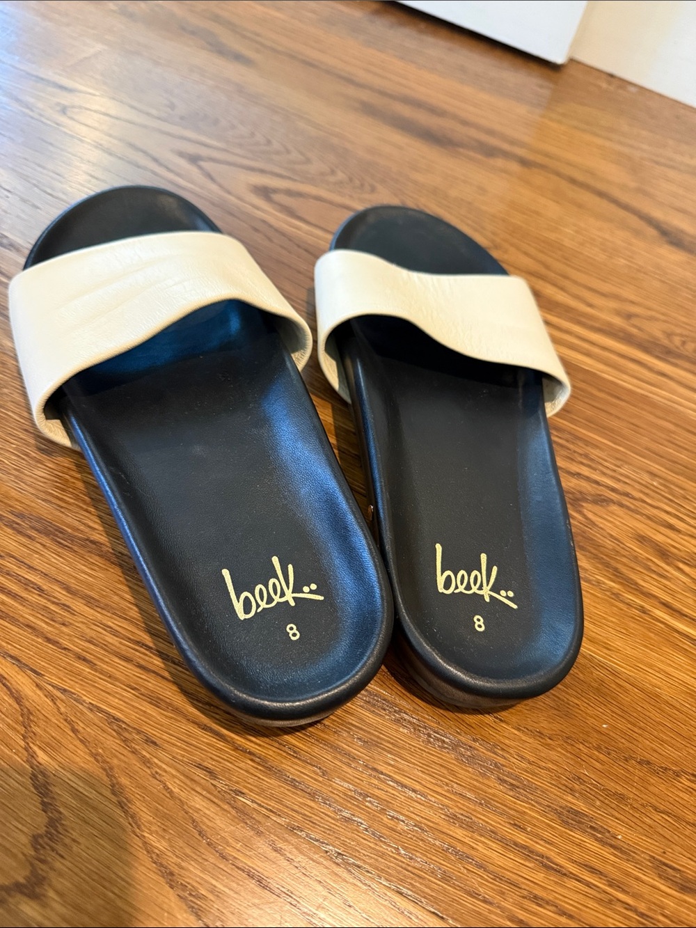 beek Black gallito Slide Sandals with Cream Strap size 8